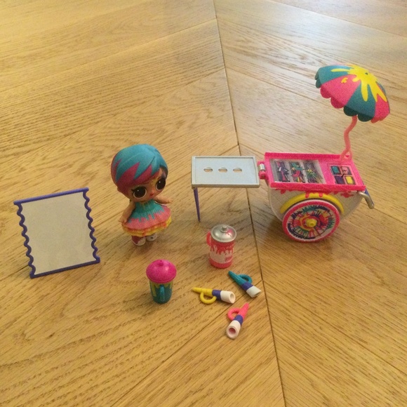 LOL Surprise OMG House of Surprises Art Cart Playset with Splatters Collectible - Picture 3 of 11